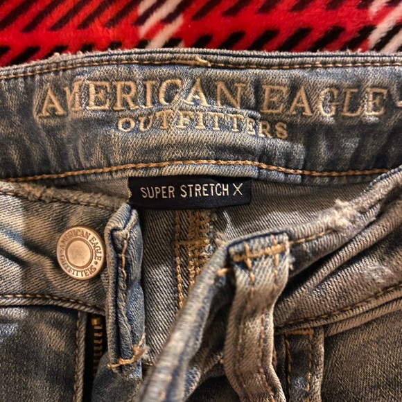 American Eagle ripped jeans size 2 - Picture 2 of 6